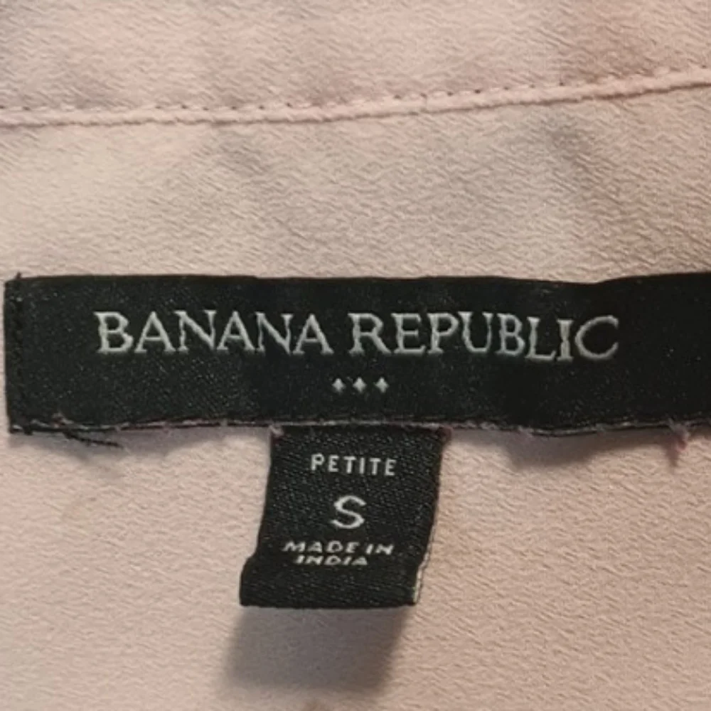 Banana Republic Pastel Pink Sleeveless Blouse - Picture 2 of 6
